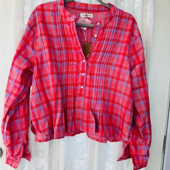 Plaid Button-Up Women's Top - Picture 2 of 8
